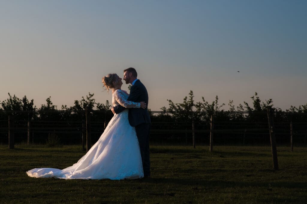 Buckinghamshire's Notely Tythe Barn - A kiss in the sunset