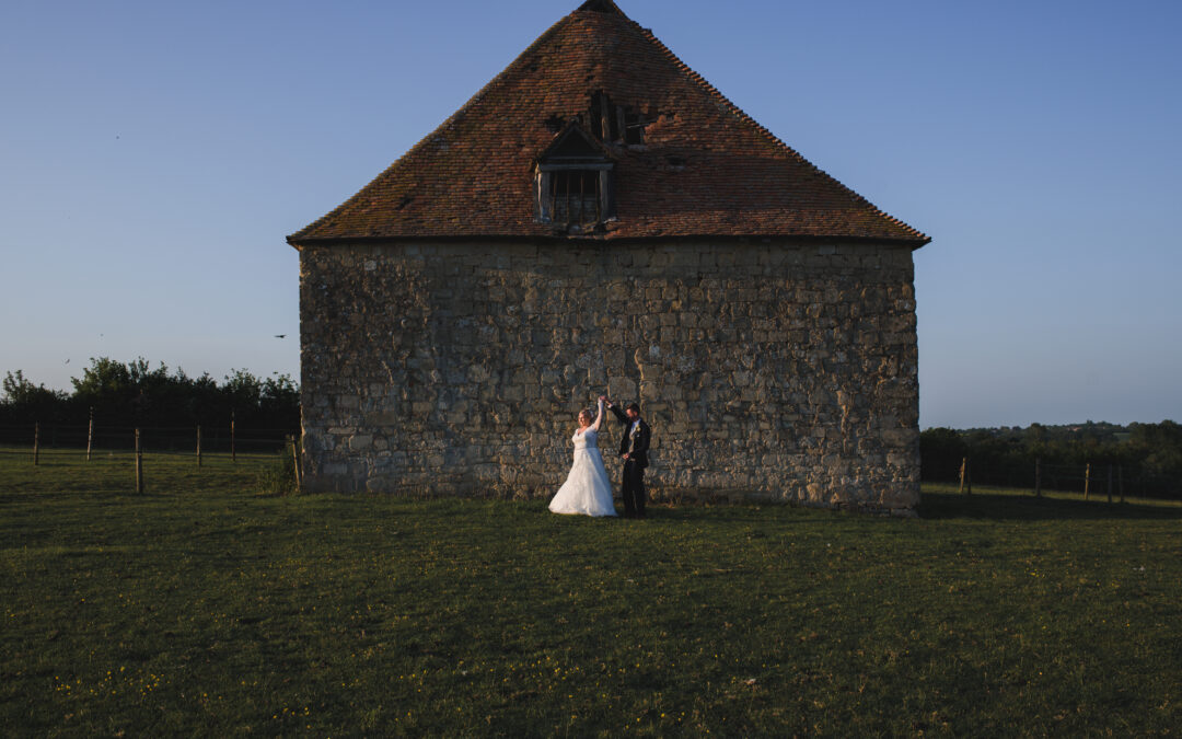 Buckinghamshire’s Notley Tythe Barn – Sheena & Dan