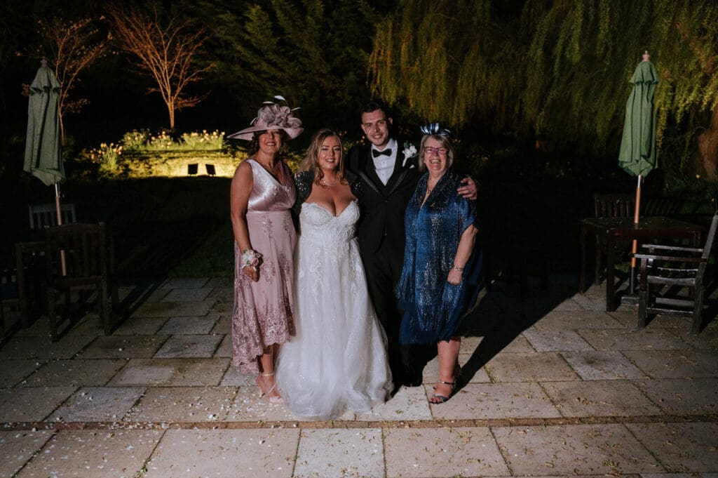 Wedding photo list bride and groom with their mums