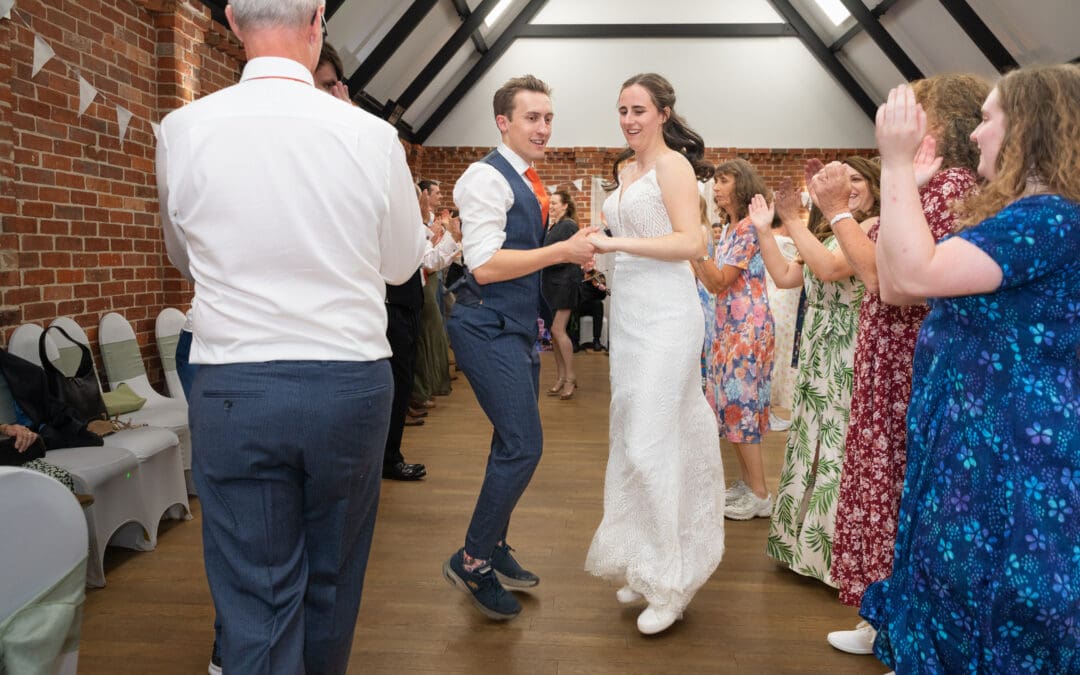 From Live Bands to Barn Dances: Wedding Entertainment You’ll Love